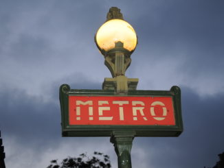 Línsegna del metrò a Parigi